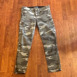 Democracy ab solution Gray Camouflage Jeans size 4
